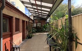 Crown Cbd Hotel - Oil Friendly Price